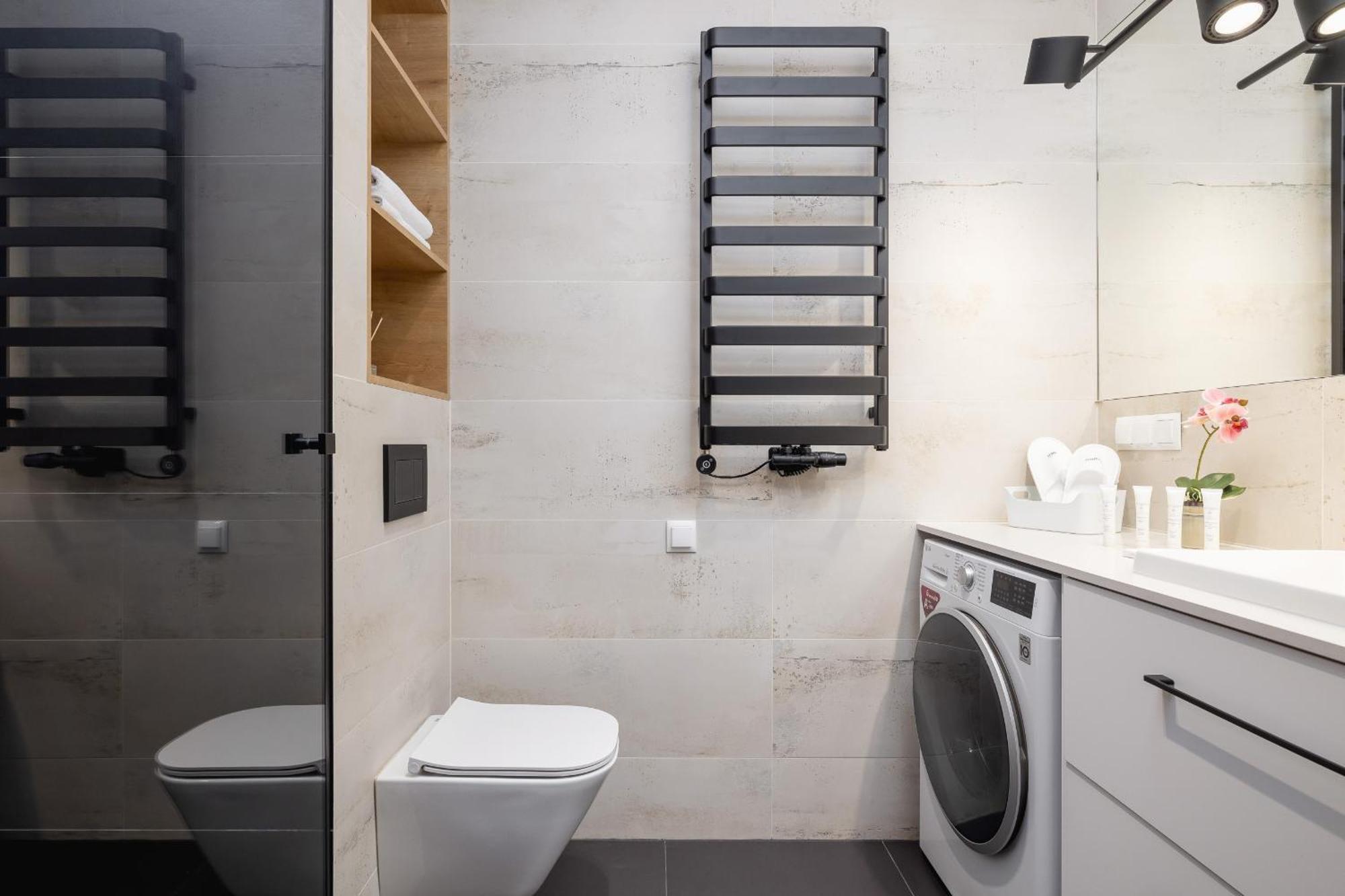 Bright Apartment In Krakow With Garden, Air Conditioning, Parking And Desk By Renters Prestige Exterior photo